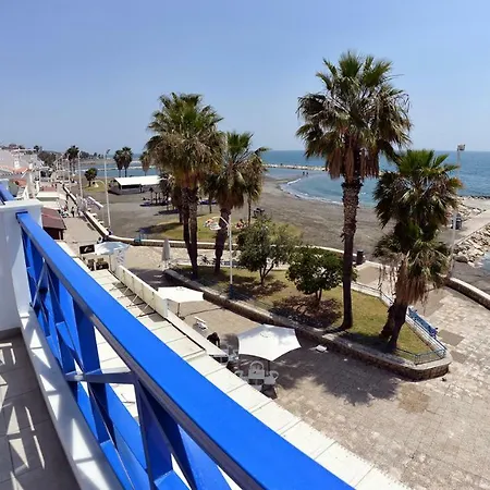 Апартаменти Wonderstays La Perla Azul *